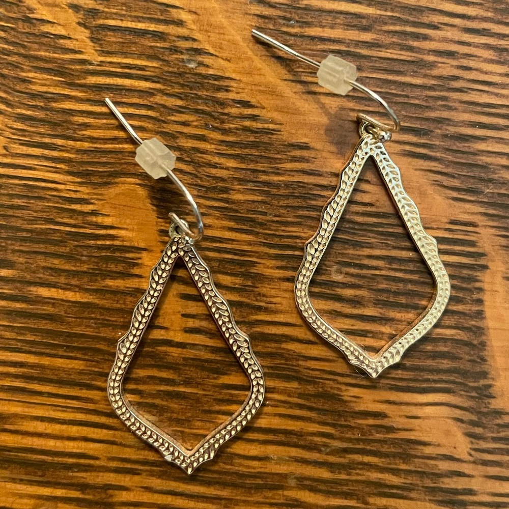 Kendra Scott Sophia Gold Drop Earrings